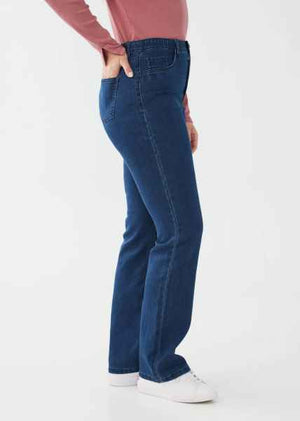 Open image in slideshow, Suzanne Bootleg Knit Jean
