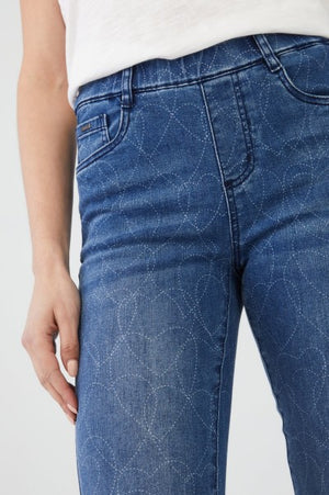 Imprinted Heart Detail Pull On Straight Leg Ankle Jean